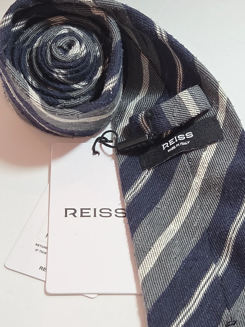 Reiss Mens Textured 100% Silk Navy, Gray and White Striped Silk Tie 3x57.5 NWT